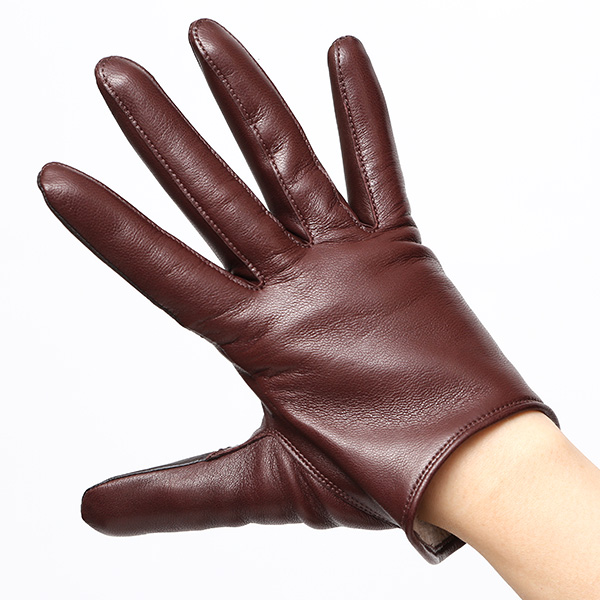  手袋 レディース 本革 カシミヤ裏地 スマホ対応 ショート丈 防寒 革手袋 日本製 ブランド ブラウン 茶 茶色 30代 40代 50代 女性 タッチパネル 操作可能 通勤 ビジネス プレゼント 化粧箱付き おしゃれ 高級 KURODA(クロダ)