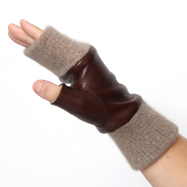  手袋 メンズ 本革 カシミヤ裏地 フィンガーレス 防寒 革手袋 日本製 ブランド ブラウン 茶 茶色 スマホ タッチパネル 操作可能 男性 通勤 ビジネス プレゼント 化粧箱付き おしゃれ 高級 KURODA(クロダ)