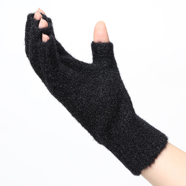  手袋 レディース ナイロンソフトヤーン素材 防寒 暖かい 柔らかい 肌触り ブラック 黒 黒色 タッチパネル スマホ操作可能 日本企画 ブランド 付け心地 良い 滑らか 履き心地 女性 KURODA(クロダ)