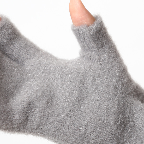 手袋 レディース ナイロンソフトヤーン素材 防寒 暖かい 柔らかい 肌触り ミドル丈 グレー グレイ 灰色 タッチパネル スマホ操作可能 ロング丈 日本企画 ブランド 付け心地 良い 滑らか 履き心地 KURODA(クロダ)