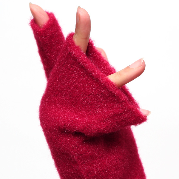 手袋 レディース ナイロンソフトヤーン素材 防寒 暖かい 柔らかい 肌触り ミドル丈 レッド ワイン 赤色 タッチパネル スマホ操作可能 ロング丈 日本企画 ブランド 付け心地 良い 滑らか 履き心地 KURODA(クロダ)