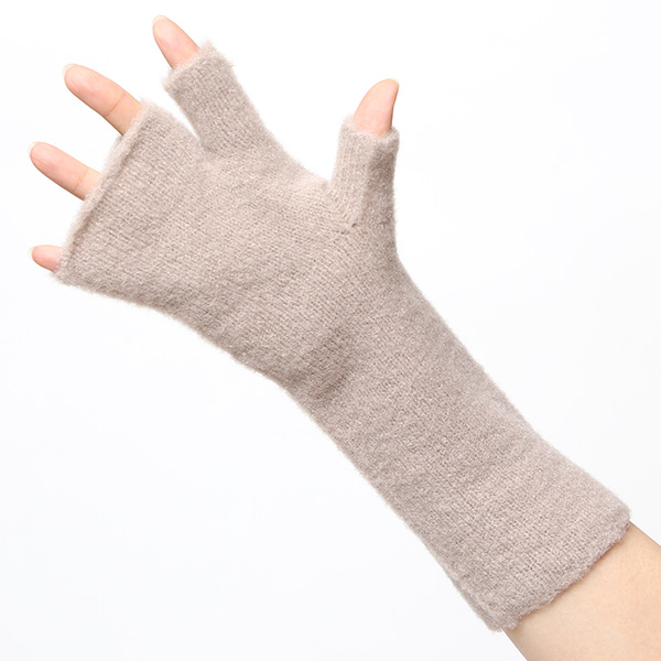 手袋 レディース ナイロンソフトヤーン素材 防寒 暖かい 柔らかい 肌触り ミドル丈 ベージュ 肌色 タッチパネル スマホ操作可能 ロング丈 日本企画 ブランド 付け心地 良い 滑らか 履き心地 KURODA(クロダ)