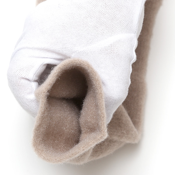 手袋 レディース ナイロンソフトヤーン素材 防寒 暖かい 柔らかい 肌触り ミドル丈 ベージュ 肌色 タッチパネル スマホ操作可能 ロング丈 日本企画 ブランド 付け心地 良い 滑らか 履き心地 KURODA(クロダ)