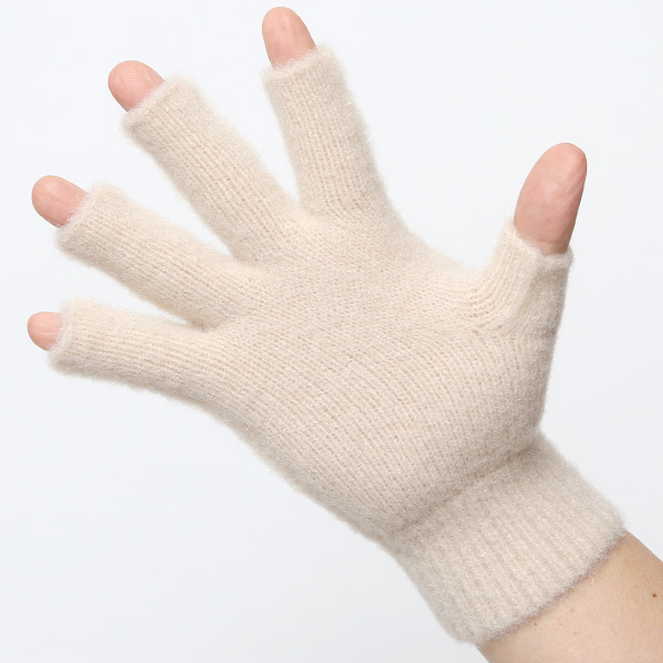 手袋 メンズ ナイロンソフトヤーン素材 防寒 暖かい 柔らかい 肌触り ベージュ 肌色 タッチパネル スマホ操作可能 日本企画 ブランド 男性 付け心地 良い 滑らか 履き心地 KURODA(クロダ)