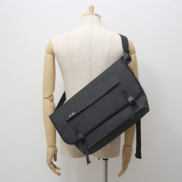 メッセンジャーバッグ 完全防水 メンズ ショルダーバッグ ダークグレー グレー グレイ 灰色 レディース 自転車 斜めがけ ナバデザイン(NAVA Design)