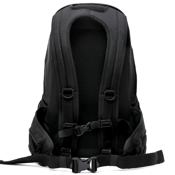  リュック メンズ アウトドア バックパック ブランド ブラック 黒 黒色 リュックサック 26L レディース 鞄 カバン 大人 街歩き おしゃれ かわいい デイパック SIERRA DESIGNS(シエラ デザインズ)