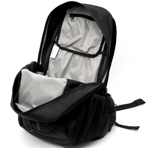  リュック メンズ アウトドア バックパック ブランド ブラック 黒 黒色 リュックサック 26L レディース 鞄 カバン 大人 街歩き おしゃれ かわいい デイパック SIERRA DESIGNS(シエラ デザインズ)