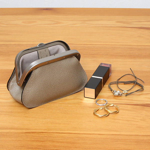  【SOPO】 フランス製高級レザー がま口 ミニ財布 カード収納 お札二つ折り可 本革 小銭入れ 財布 ブランド ベージュ 肌色 メンズ レディース ユニセックス コインケース おしゃれ プレゼント 革 レザー 国産 日本製 ソポ SO53