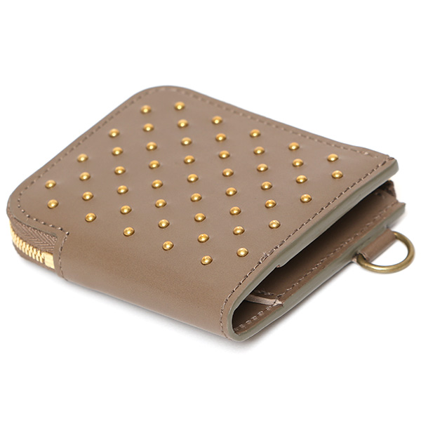  THE WONDER LUST(ワンダーラスト) 日本製 本革 スタッズ ミニ財布 メンズ ベージュ 肌色 Dカン付き チェーン ネックストラップ 可能 コンパクト 小銭入れ あり プレゼント ブッテーロ スタンダードリベット レザー ウォレット ブランド