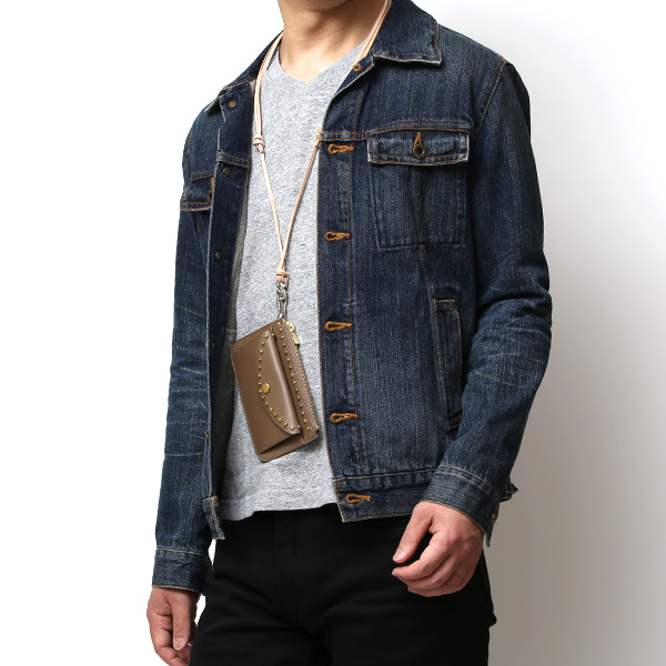  THE WONDER LUST(ワンダーラスト) 日本製 本革 スタッズ ミニ財布 メンズ ベージュ 肌色 丸カン付き チェーン ネックストラップ 可能 コンパクト 小銭入れ あり プレゼント ブッテーロ スタンダードリベット レザー ウォレット ブランド