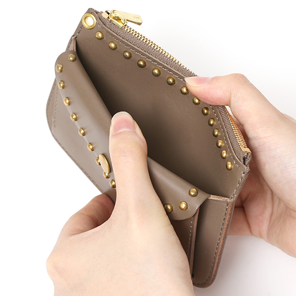  THE WONDER LUST(ワンダーラスト) 日本製 本革 スタッズ ミニ財布 メンズ ベージュ 肌色 丸カン付き チェーン ネックストラップ 可能 コンパクト 小銭入れ あり プレゼント ブッテーロ スタンダードリベット レザー ウォレット ブランド